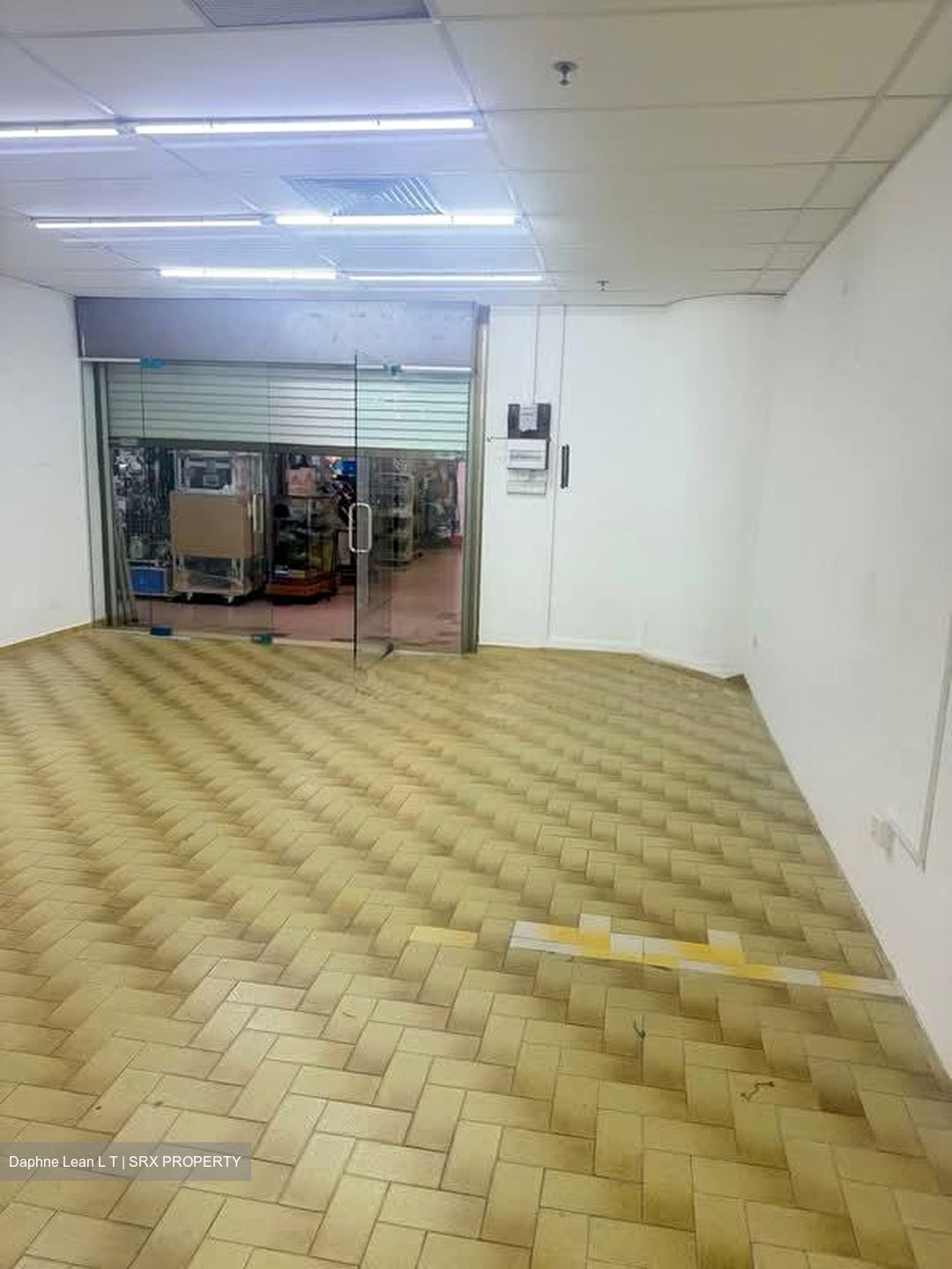 Sim Lim Tower (D8), Shop House #553487181